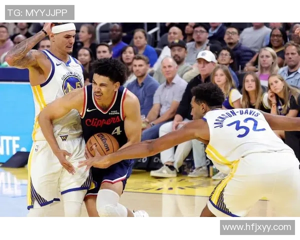 2015年NBA季前赛快船对阵黄蜂精彩回顾与赛后分析