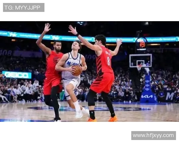 开拓者与魔术激战正酣比分揭晓引发球迷热议 开拓者与魔术激战正酣比分揭晓引发球迷热议