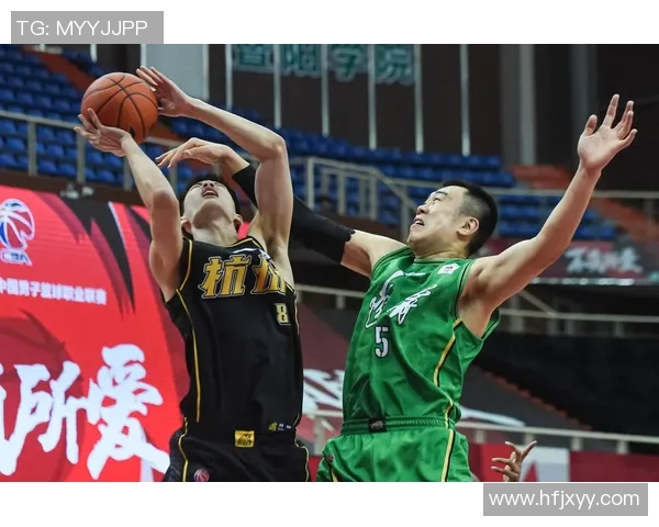 2018年CBA精彩对决回顾广厦队与辽宁队的巅峰对抗录像分析